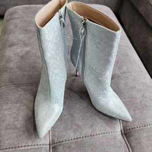 NEW Elditas Women's Skylar Silver Metallic Sparkle Ankle Boots Size 9.5M